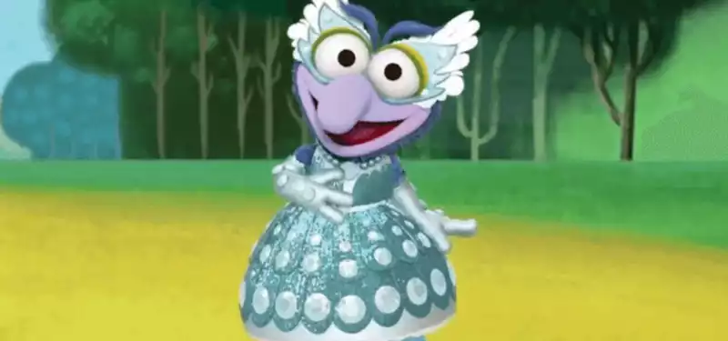 Gonzo becomes Gonzo-rella in the "Muppet Baby" episode, which addresses children of different genders